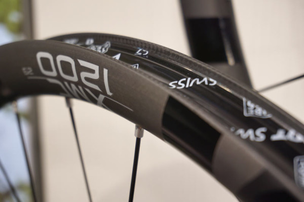 2016-DT-Swiss-XRC-lightweight-carbon-mountain-bike-wheels03
