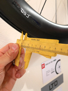 3T-Discus-C60-LTD_carbon-wheelset_actual-inside-rim-width-18-3mm