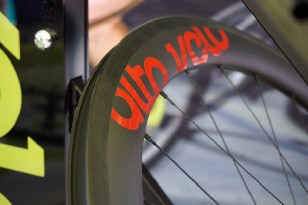 Alto-Velo-road-bike-wheels-carbon-rims01