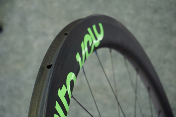 Alto-Velo-road-bike-wheels-carbon-rims04