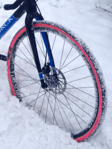 American-Classic_Aluminum-Disc-Brake_tubular_road-cyclocross-wheelset_FMB-Slalom_snowy-Terezin-cx-detail