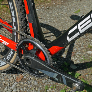 Centurion_Crossfire_carbon-cyclocross-race-bike_cranks_front-deraileeur-mount_details