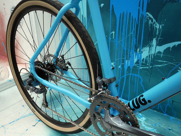Charge-Bikes_Colour-Lab_Plug-2-blue_rear-end
