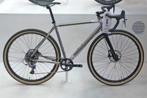 Charge-Bikes_Colour-Lab_Plug-5-raw-titanium_complete