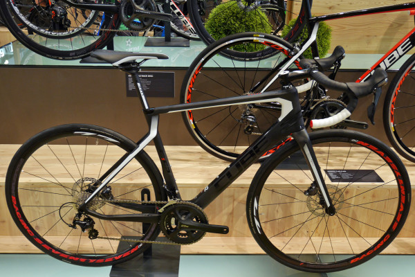 Cube_Agree-C62-Disc_carbon-aero-road-race-bike_complete