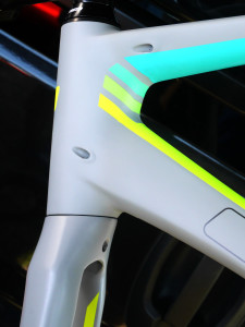 Cube_Axial-WLS-GTC-SL_carbon-performance-womens-road-race-bike_paint-detail
