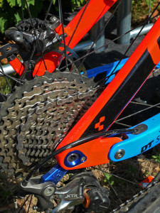 Cube_Stereo-160-C68_Action-Team-edition_carbon-enduro-mountain-bike_drop-out