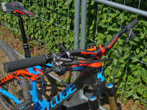 Cube_Stereo-160-C68_Action-Team-edition_carbon-enduro-mountain-bike_front-end