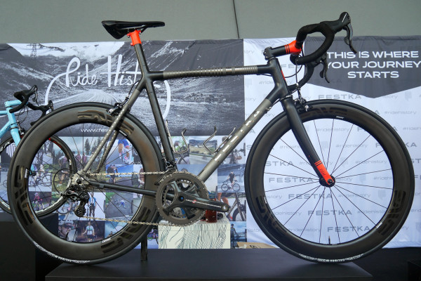 Festka_Doppler_carbon-titanium_bilaminate_custom-road-bike_complete