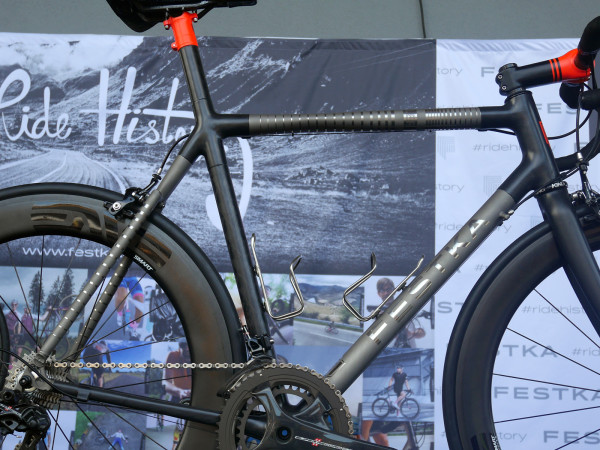 Festka_Doppler_carbon-titanium_bilaminate_custom-road-bike_frame-detail