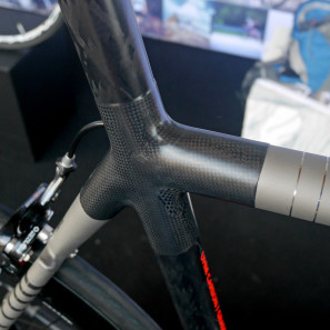 Festka_Doppler_carbon-titanium_bilaminate_custom-road-bike_seat-cluster-detail