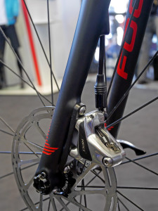 Focus_Izalco-Max-Disc-Red_lightest-carbon-road-disc-bike_RAT-flat-mount-front-brake