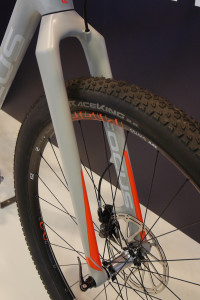 Focus_Raven-Max-Factory-29_carbon-cross-country-XC-hardtail-race-bike_Raven-rigid-fork