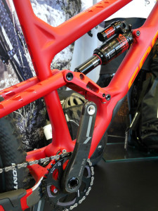 Focus_Sam-C-Team_160mm-carbon-enduro-bike_suspension-detail