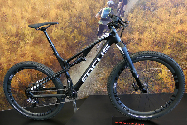 Focus_Spine-C-0-0_120mm-carbon-trail-bike_complete
