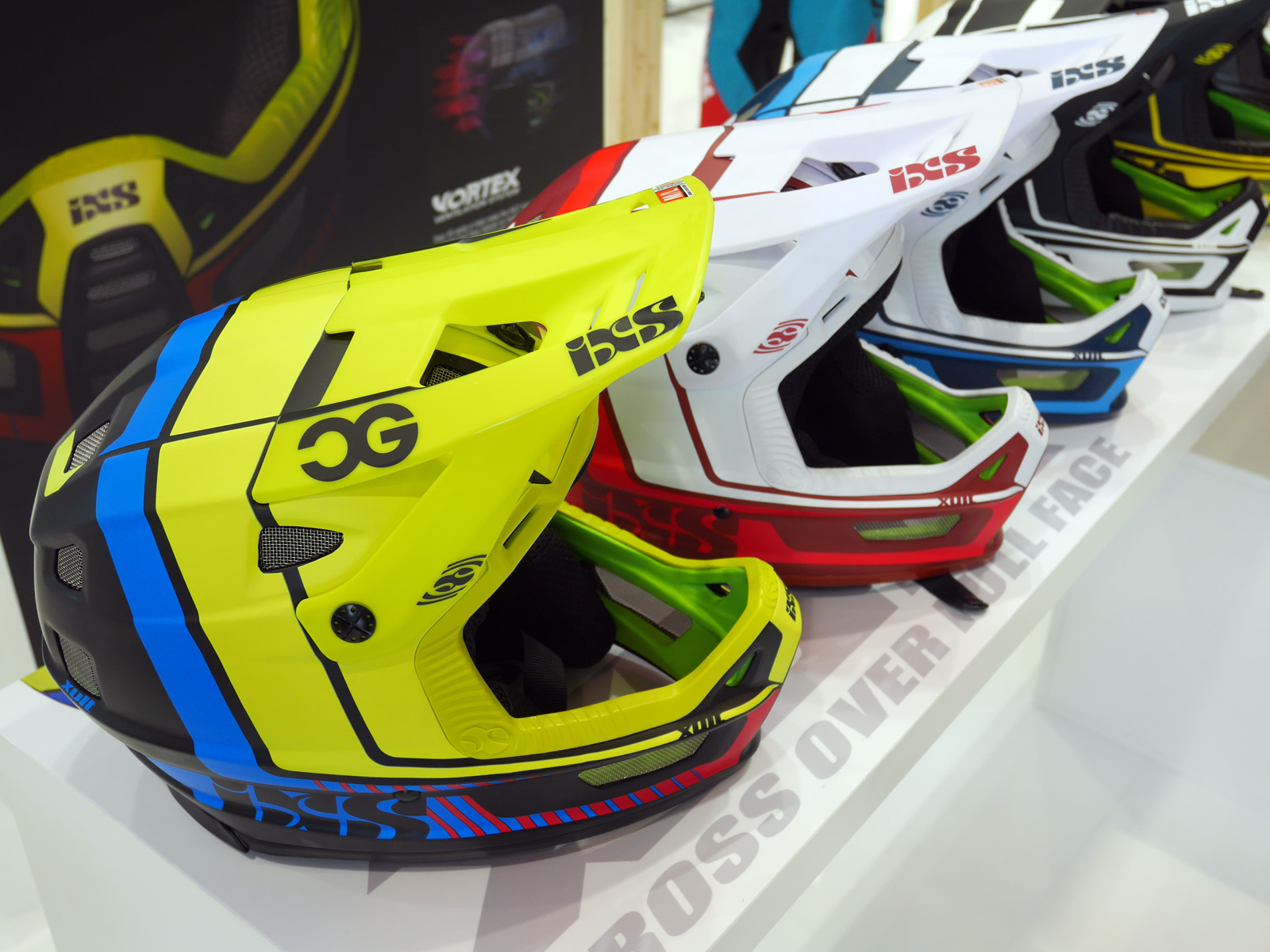 EB15: New IXS Pads and Kit, plus XULT Full-face Helmet closer look