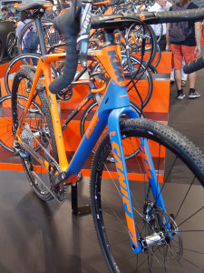 KTM_Canic-CX-11_carbon-cyclocross-bike_front-end