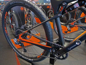 KTM_Scarp-Prestige_carbon-crosscountry-XC-bike_29er_90mm-Straight-Line-Link-suspension-detail