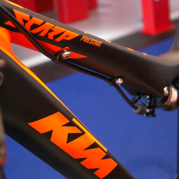 EB15: KTM updates mountain bikes with Straight Line Link suspension ...