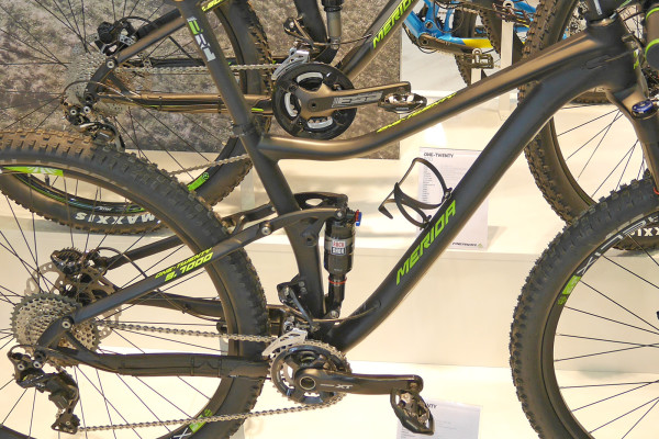 Merida_One-Twenty-Carbon-9-7000_29er_carbon-trail-mountain-bike_frame-detail