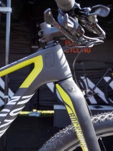 Canyon_Exceed-CF-SLX-9-9-Pro-Race_carbon-lightweight-crosscountry-XC-race-bike_front-end