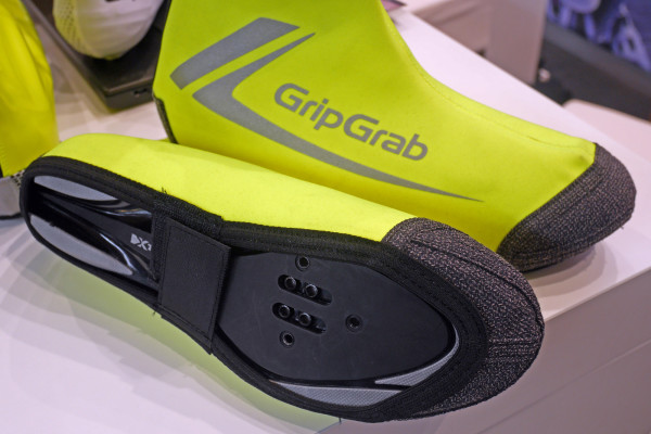 Grip-Grab_Racethermo-H-Vis-insulated-shoecovers