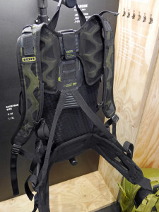 Ion-Products_Transom-16_adjustable-protection-backpack_black-open-padding
