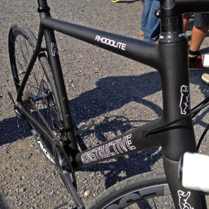 Konstructive_Rhodolite_handmade-carbon-disc-brake-road-race-bike_front-end