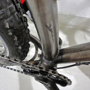 Konstructive_Tanzanite_all-mountain-29er-raw-steel-hardtail-mountain-bike_bottom-bracket-cluster
