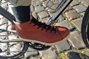 Quoc-Pham_Urbanite-Mid-tan_leather-commuting-clipless-shoe_riding