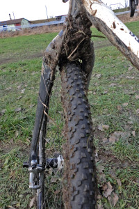 Ritchey_WCS-Carbon-Disc-Cross-Fork_straight-steerer-cyclocross-fork_mud-rear