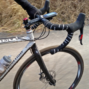 Ritchey_WCS-Evocurve_road-cyclocross-handlebar_4-axis-stem_riding