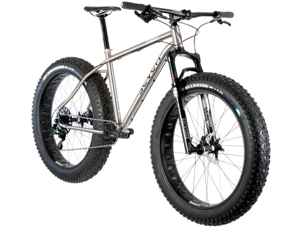 Seven-Cycles_Treeline-S_custom-fat-mountain-bike_studio-3-4