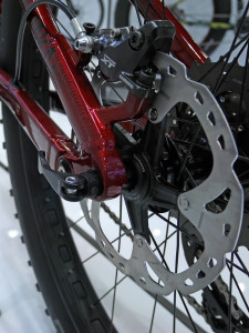 Stevens_Whaka+ES-27-5_aluminum-140mm-all-mountain-trail-bike_dropout-detail