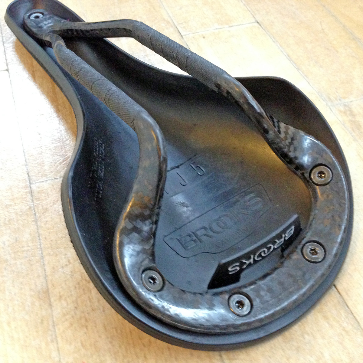 Just In: Brooks Cambium C13 Carbon-railed racing saddle - Bikerumor