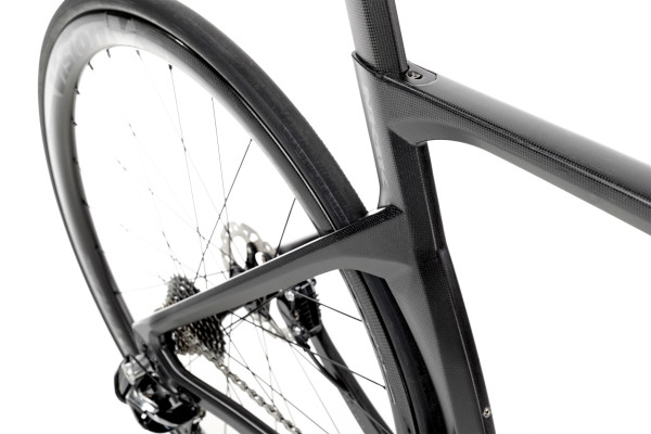 Cipollini_NK1K-disc_carbon-disc-brake-aero-road-bike_rear-end