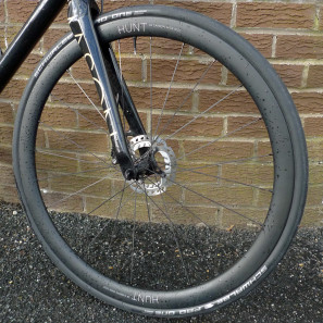 Hunt-Wheels_38-Carbon-Wide-Disc_tubeless-road-clincher-wheelset_front