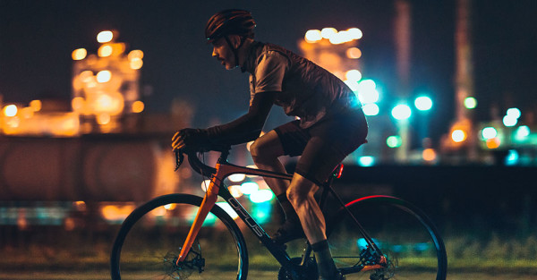 Opus_Allegro_carbon-disc-brake-endurance-road-bike_night-riding