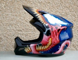 PaintHouse Customs trail venom inspired helmet