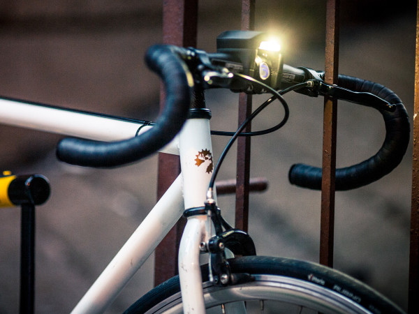 SmartHalo_simple-intuitive-smart-cycling-navigation_headlight-locked