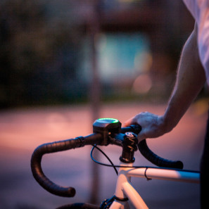 SmartHalo_simple-intuitive-smart-cycling-navigation_on-bike