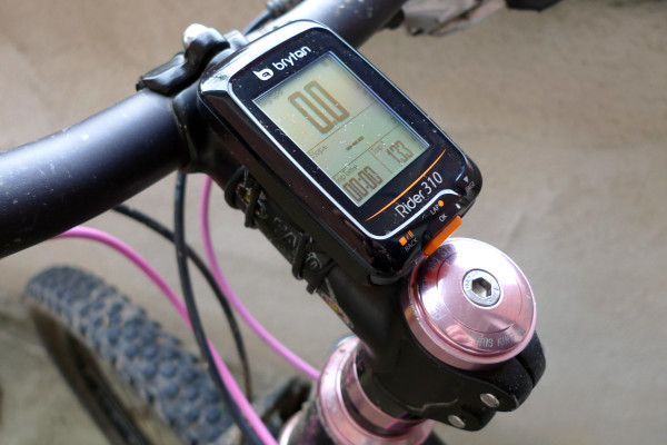 Bryton Rider 310, budget GPS cycling computer, on Bryton o-ring mount