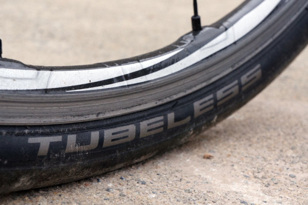 schwalbe-the-one-road-tubeless-on-shimano-dura-ace-rims
