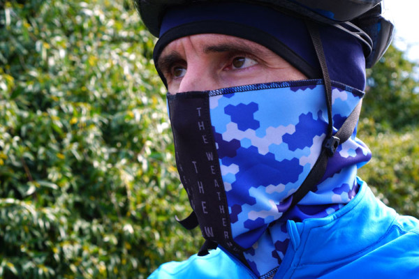 Weatherneck neck gaiter bandana with quick release magnetic closure for cyclists and athletes