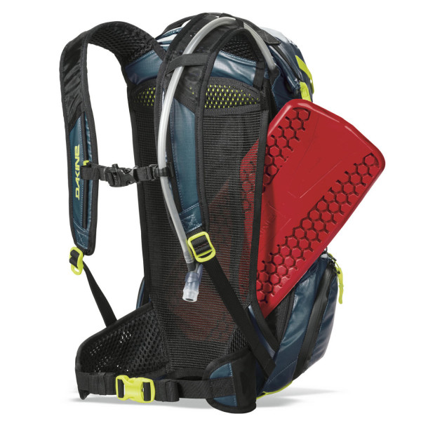 Dakine_Seeker-15L-Pack_hydration-backpack_back-protector
