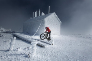 Tim-Johnson_Mount-Washington_fat-bike-winter-ascent_clouded-peak
