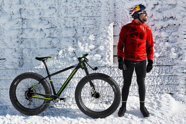 Tim-Johnson_Mount-Washington_fat-bike-winter-ascent_ice-blown