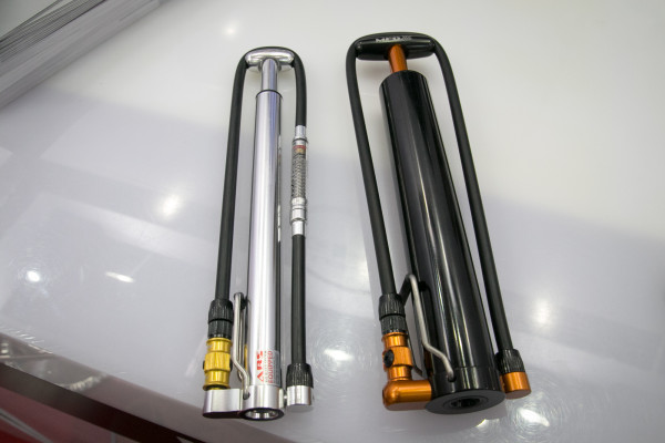 Lezyne pressure overdrive micro floor drive xl tubeless pumps high volume-10