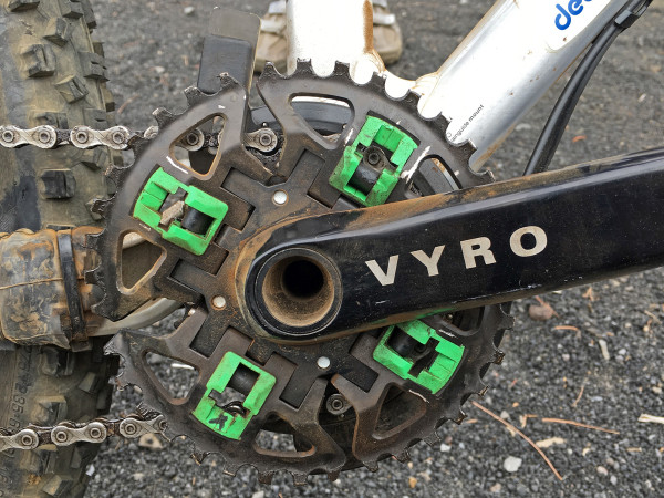 Vyro-AmEn1_2x-two-speed-self-shifting-crankset_gearbox-alternative_17_dirty-crank