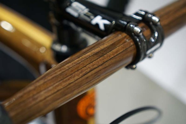 connor-wood-commuter-bike-handlebar-nahbs201602